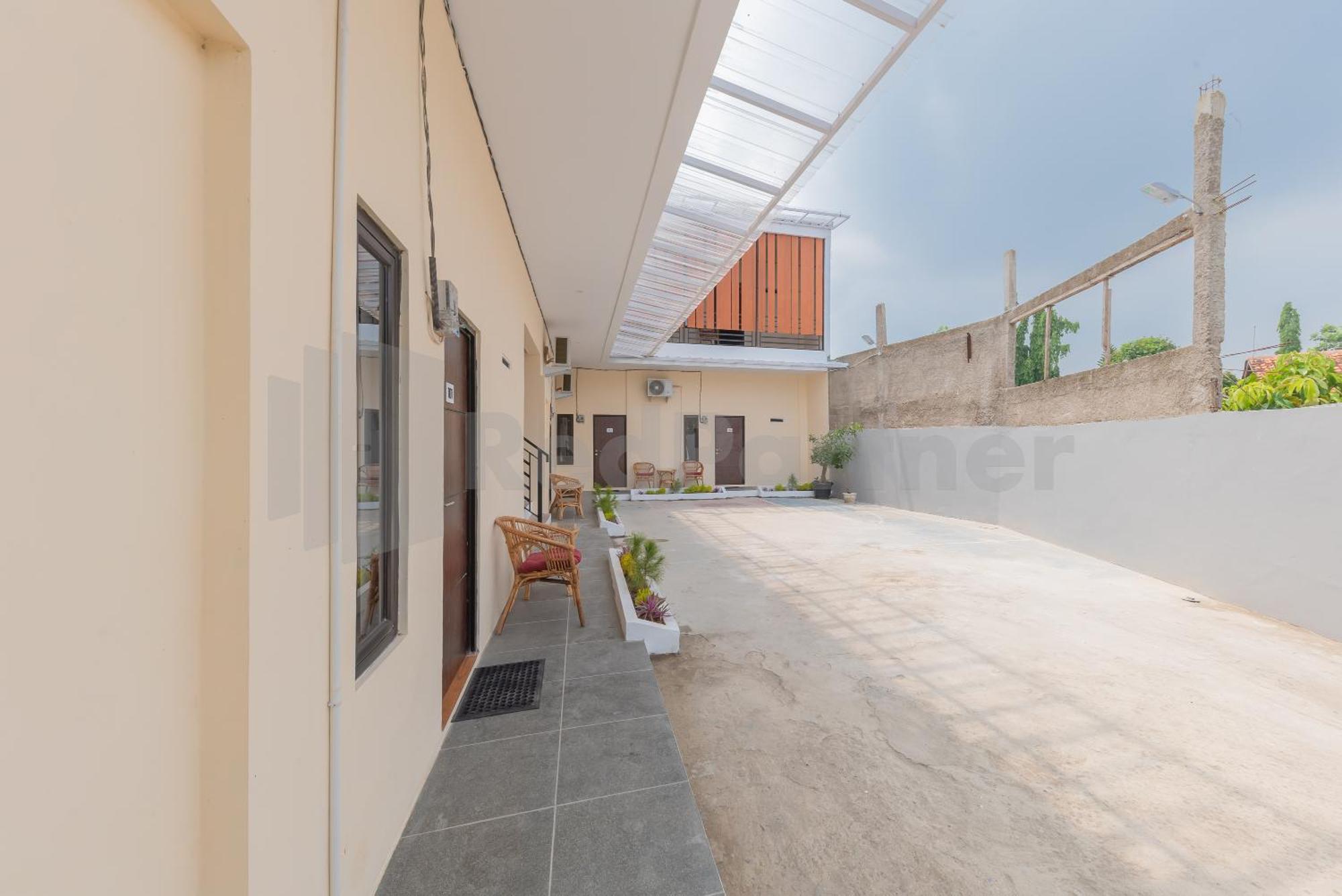Rumah Panda Guesthouse Redpartner Tangkil  Экстерьер фото